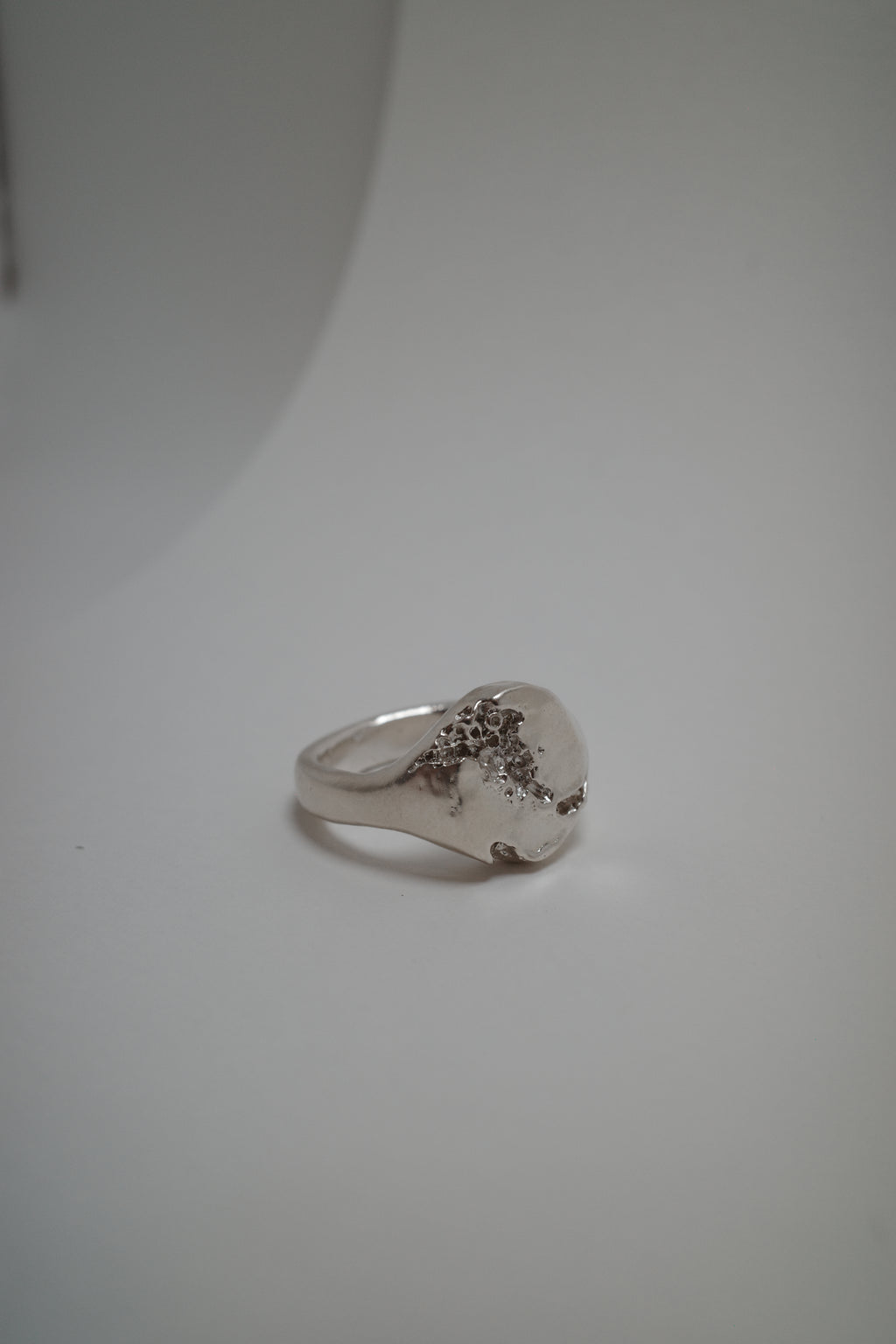 (MTO) Crack Signet Ring